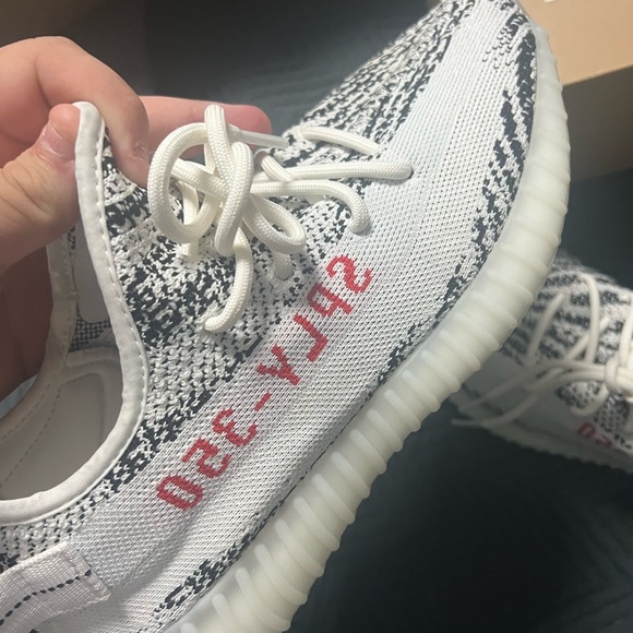 Yeezy Boost 350 V2 Zebra Size 10.5